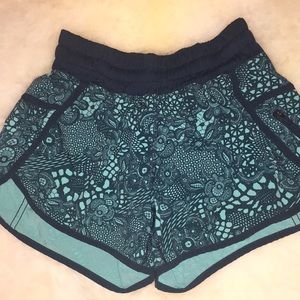 Tracker Shorts by Lululemon Sz 4